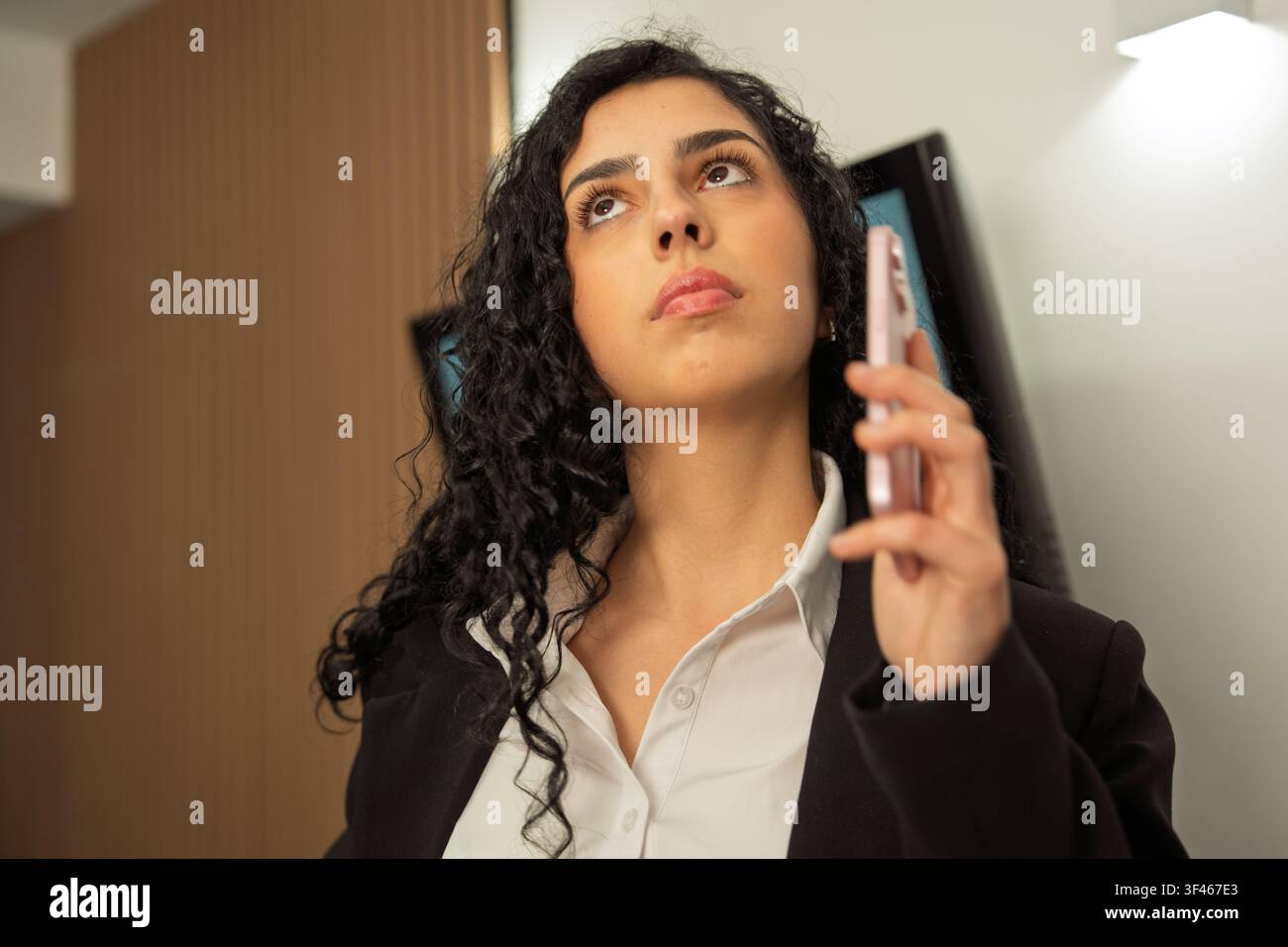 Frustrated woman in business attire hi-res stock photography and images ...