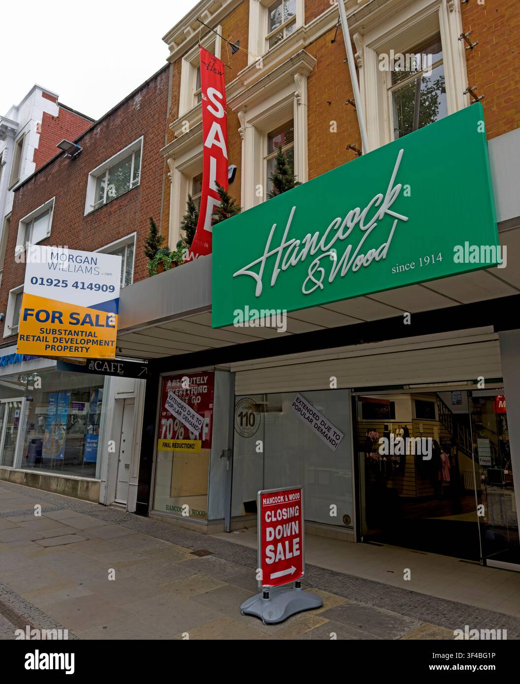 Hancock and Wood, final closing down sale, Bridge Street, Warrington Stock Photo