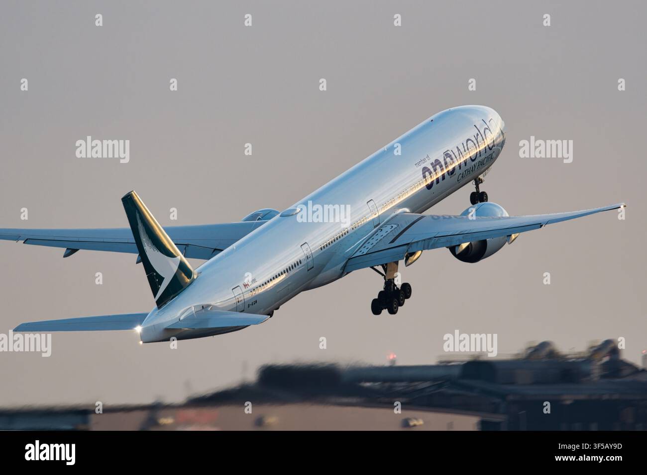 航空機・ヘリコプター Cathay Pacific Boeing 777-367 ER 1:200 航空機・ヘリコプター Cathay Pacific Boeing 777-367 ER 1:200 航空機