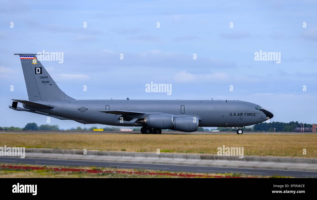US Air Force KC-135 Stratotanker preparing to depart RAF Mildenhall, England on Tuesday 28 July 2026 Stock Photo