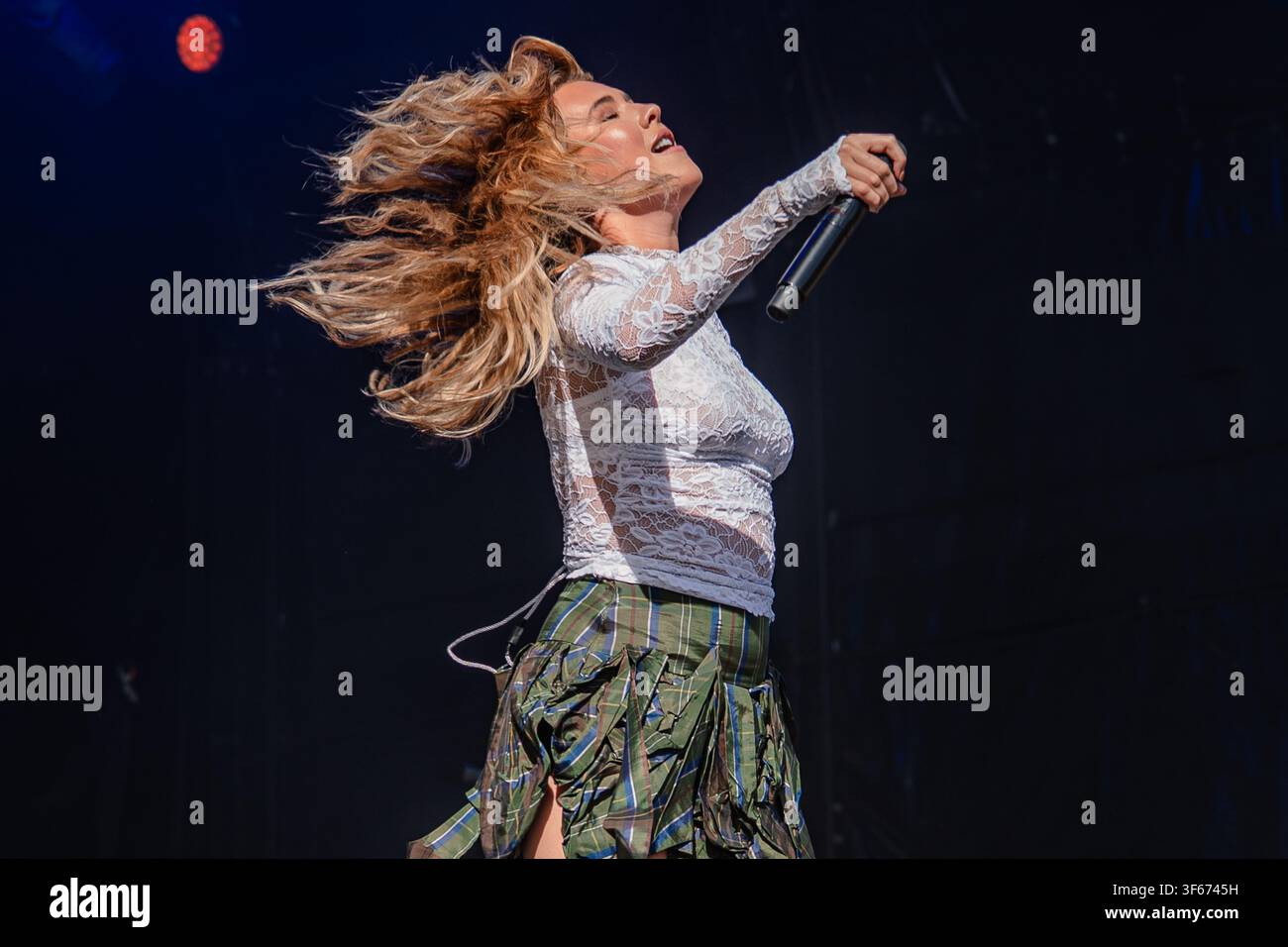 mimi hi-res stock photography and images - Alamy