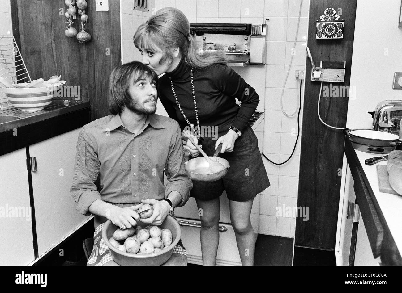 Lulu musician Black and White Stock Photos & Images - Alamy