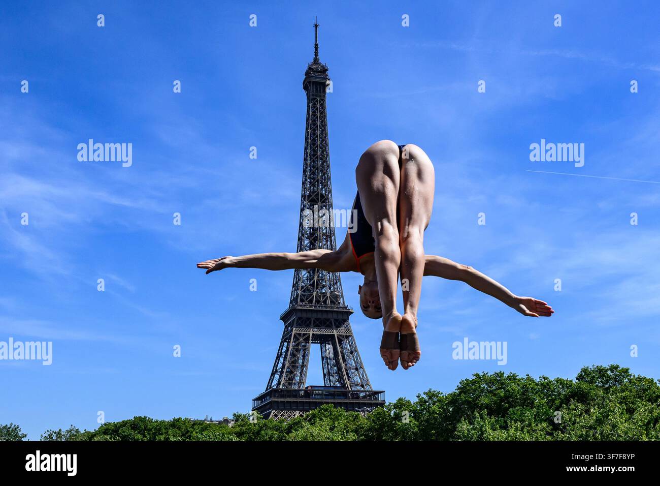 Ginni Van Katwijk of Netherlands warms up in the High Diving Women’s 20m Platform during the European Aquatics Championships at the River Seine in Paris (France), August 8, 2026. Stock Photo