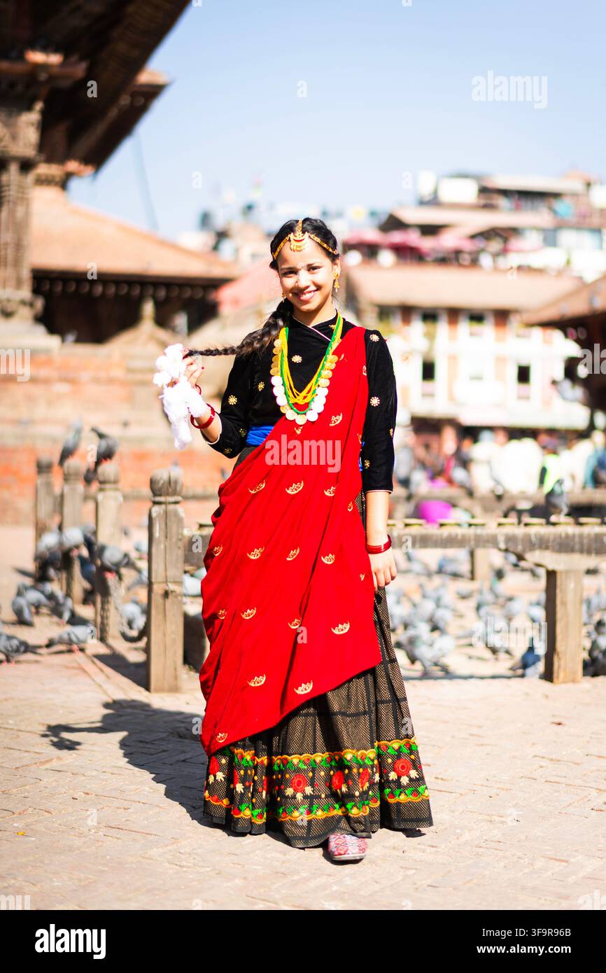 Nepali costume hi-res stock photography and images - Page 3