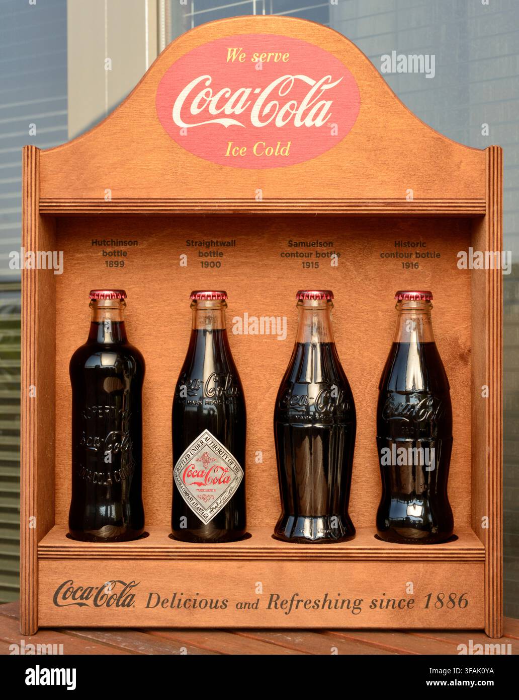 Coca cola straightwall bottle 1900 hi-res stock photography and