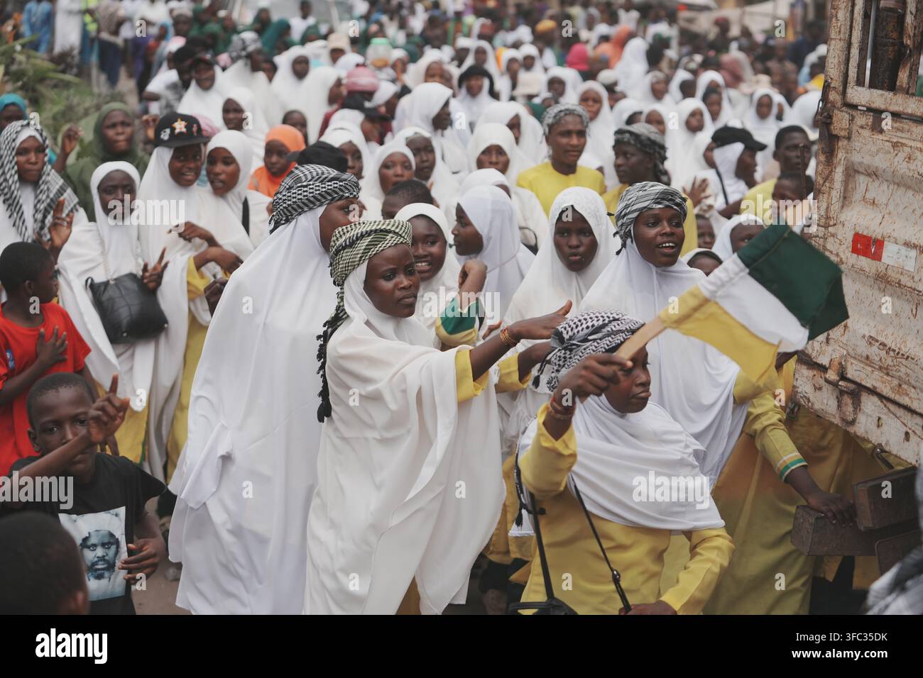 Muslim faithful sing and march to mark Prophet Muhammad's birthday ...