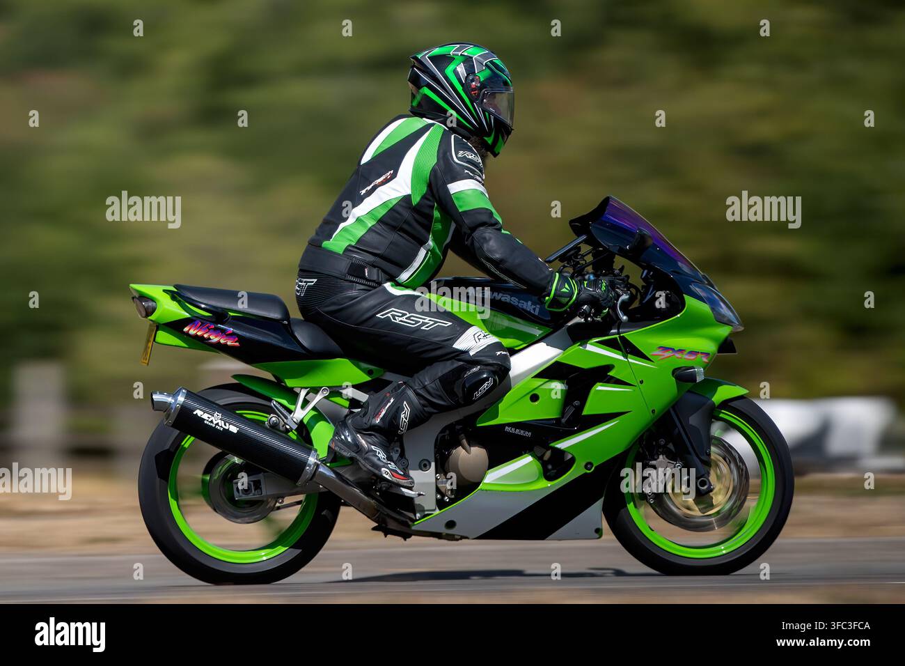 Zx 6r hi-res stock photography and images - Alamy