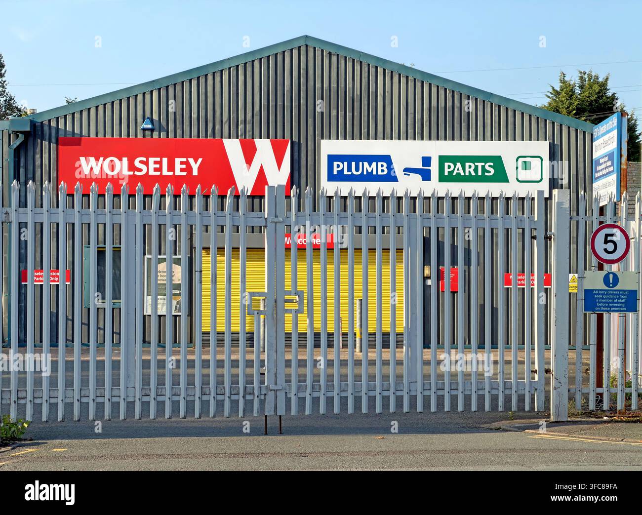 Wolseley plumbing and heating trade branch in Northwich, a supplier used by contractors, maintenance teams and DLOs. Stock Photo