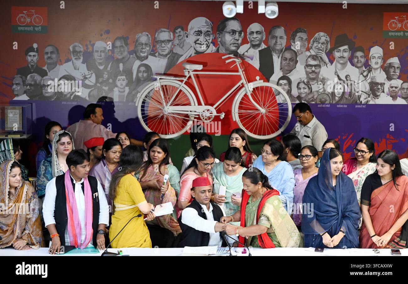 lucknow-india-august-26-samajwadi-party-women-workers-tie-rakhis-to