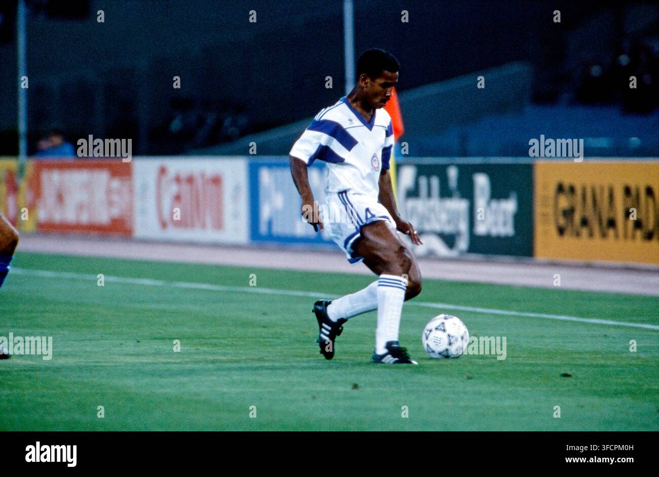 1990 usa national soccer team hi-res stock photography and images