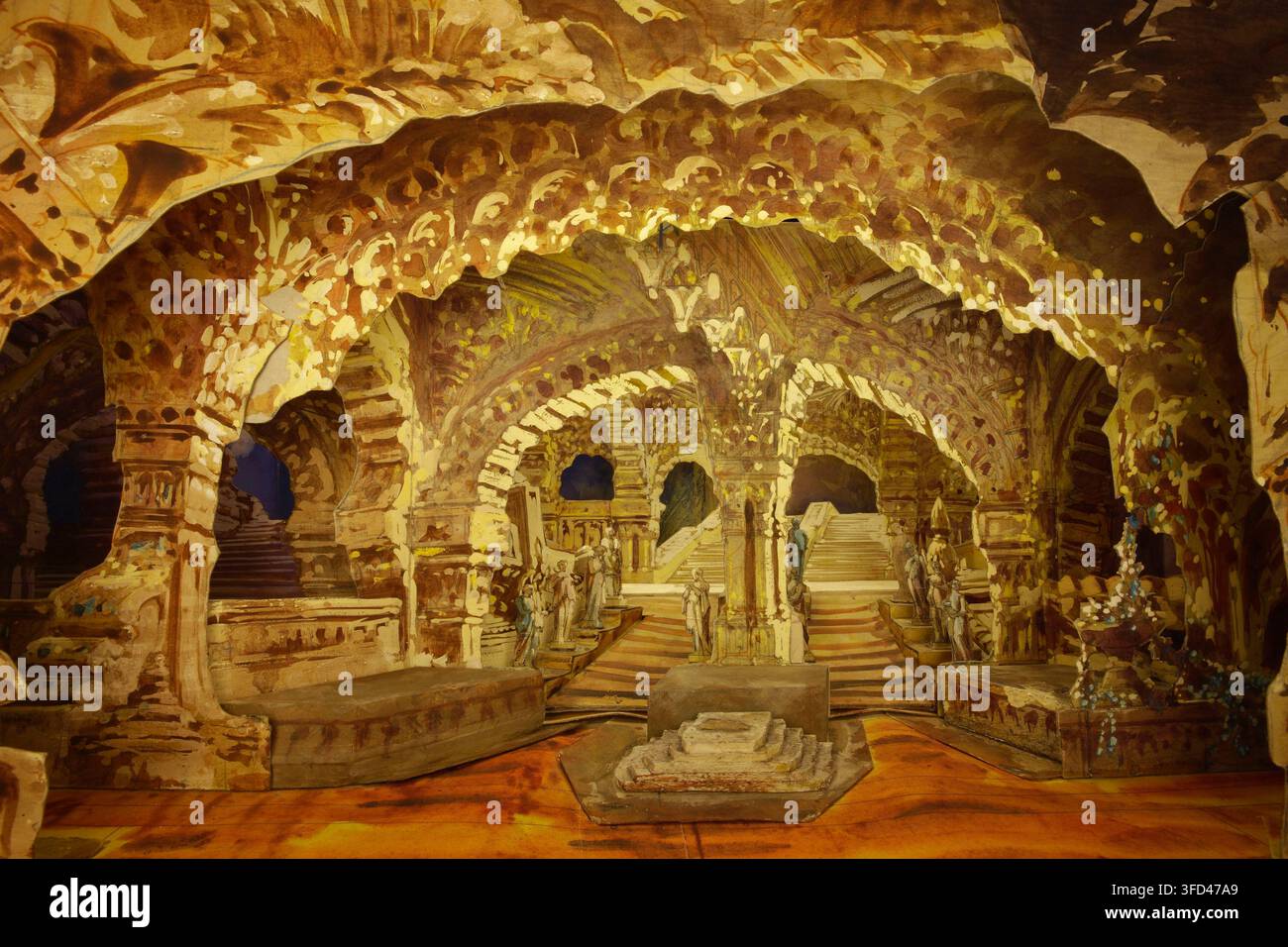Large ornate stone arch surrounded hi-res stock photography and images ...