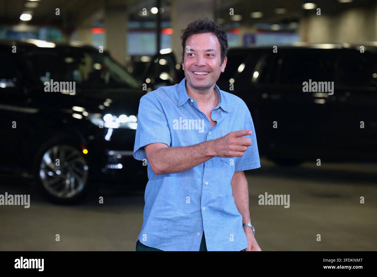 Jimmy Fallon arrives at the night session on day 2 at the US Open in ...