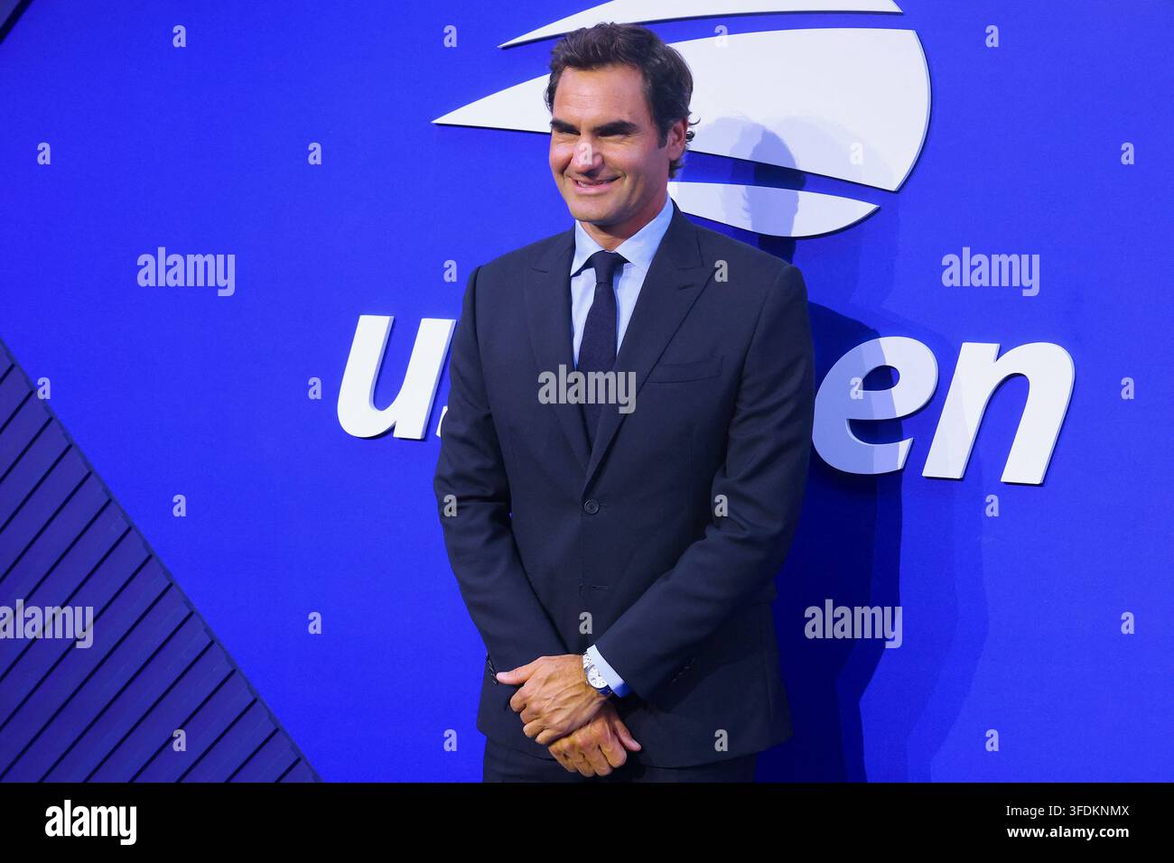 Roger Federer arrives at the night session on day 2 at the US Open in ...