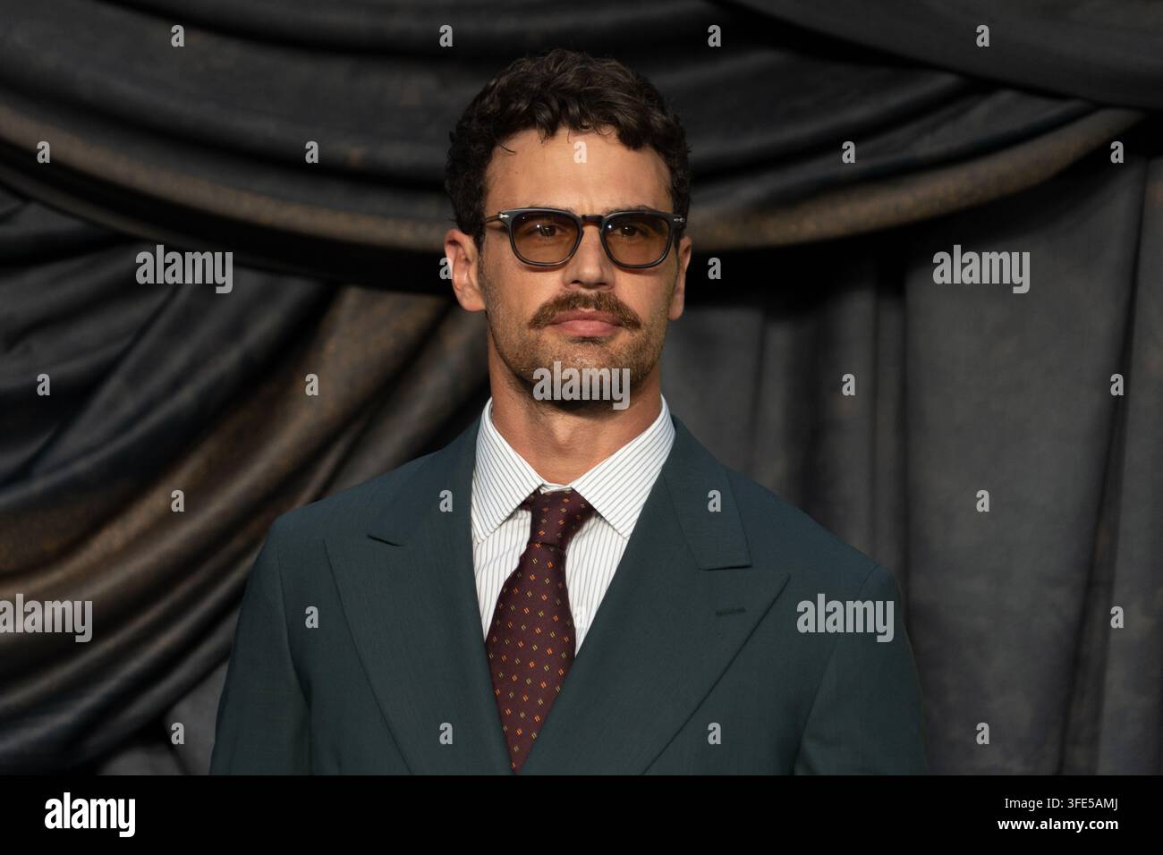 londra-regno-unito-02nd-sep-2026-theo-james-arrives-at-the-premiere