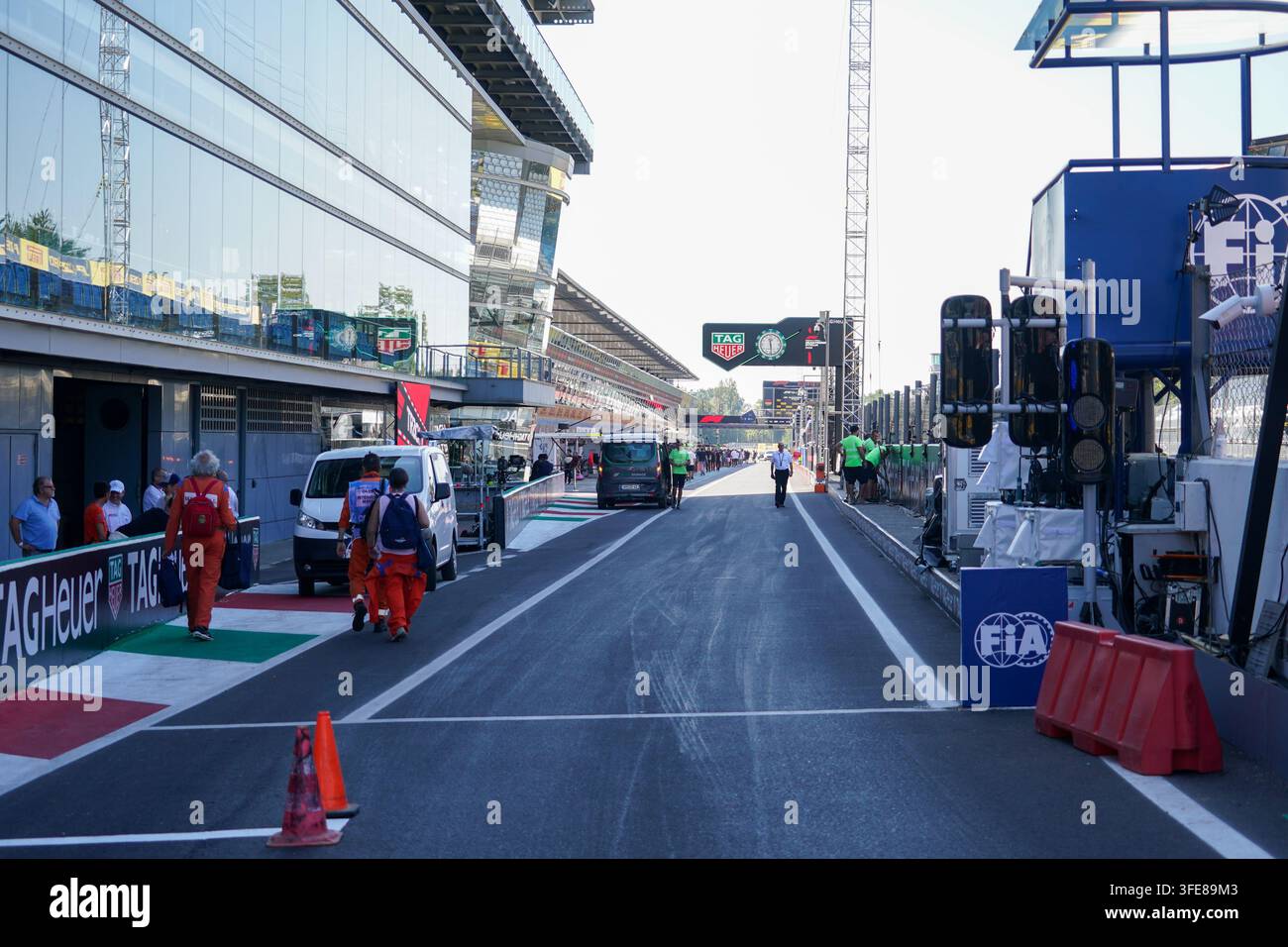Monza, Italia. 3 Sep, 2026. A view of the pit lane, during the Formula ...