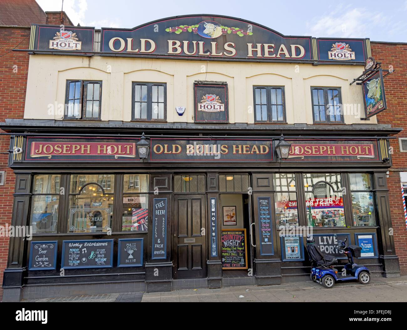 The Old Bulls Head Joseph Holt pub in Eccles, Salford, Greater Manchester. Stock Photo