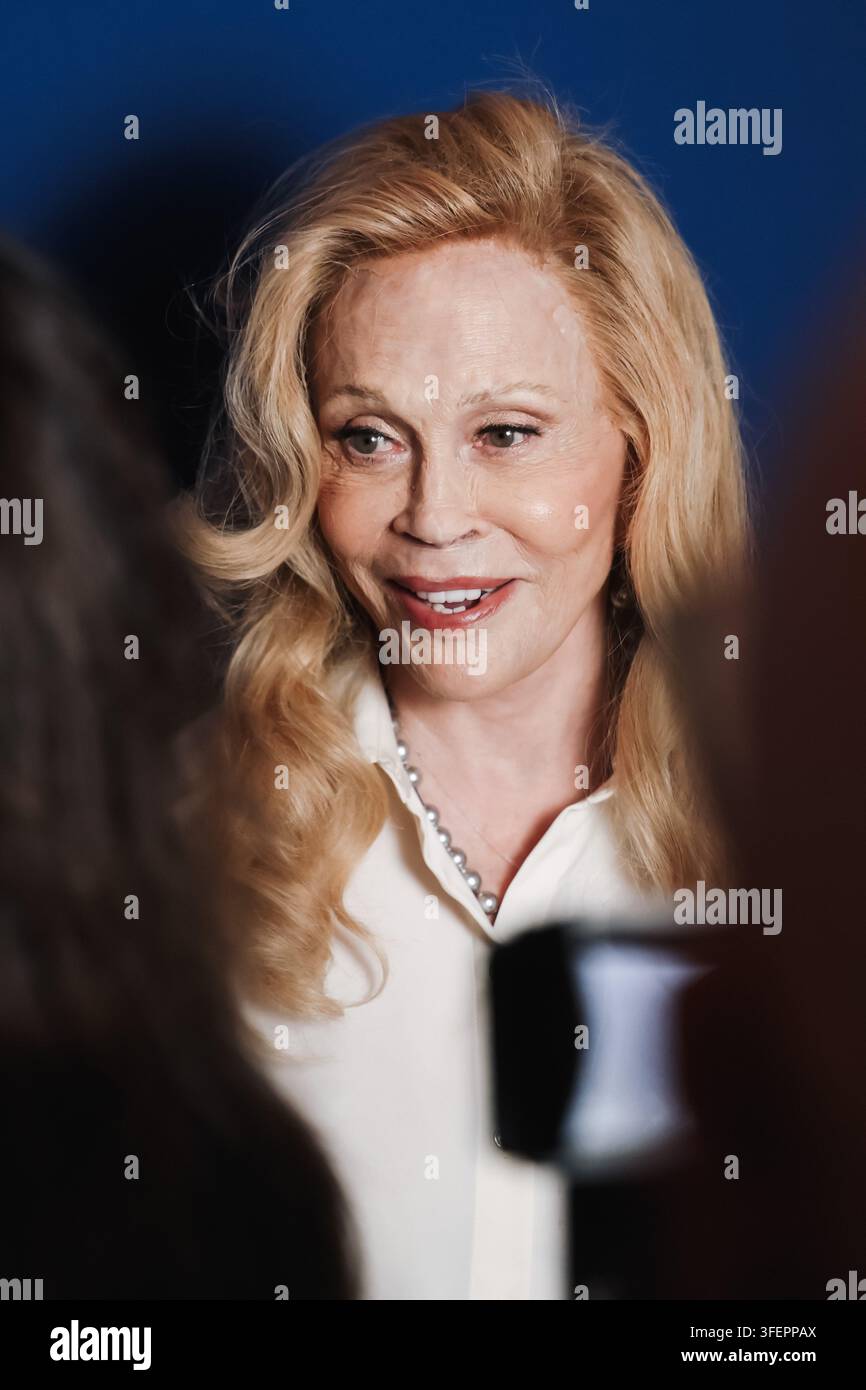 Faye Dunaway Attends The Kineo Award 2026 Press Conference During The faye-dunaway-attends-the-kineo-award-2026-press-conference-during-the