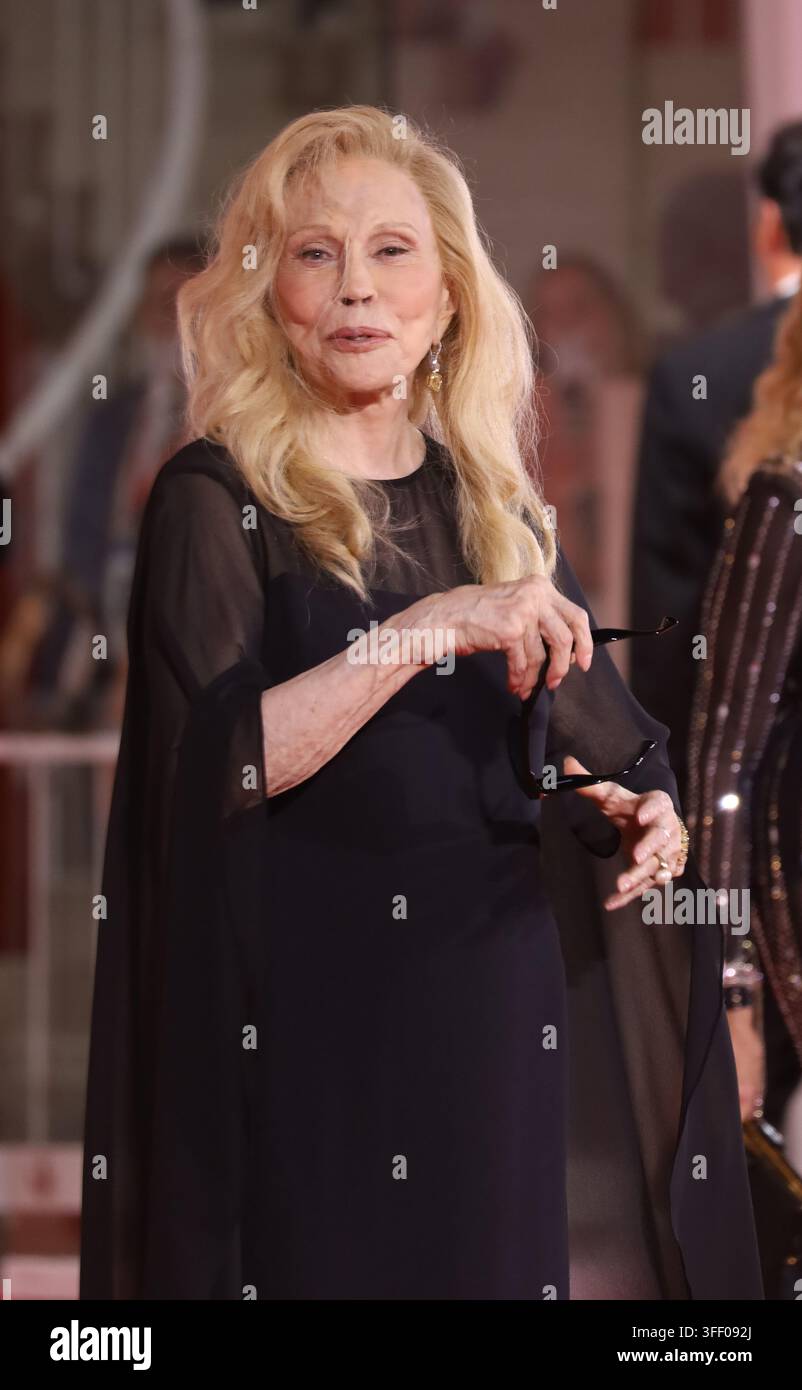 Venice Italy 5th September 2026 Faye Dunaway Arriving On The Red venice-italy-5th-september-2026-faye-dunaway-arriving-on-the-red