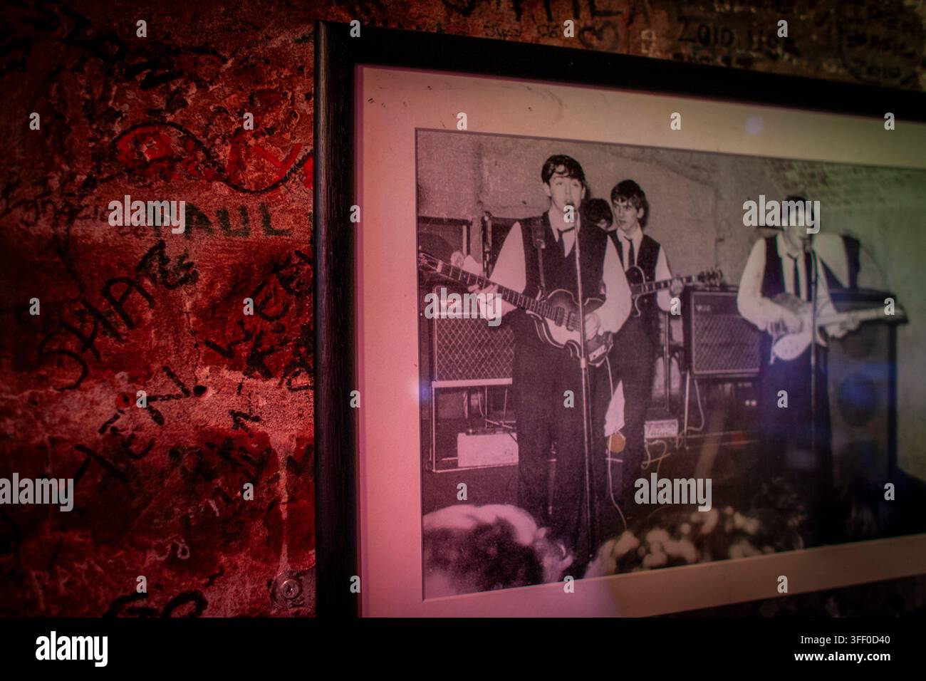 Cavern club beatles hi-res stock photography and images - Alamy