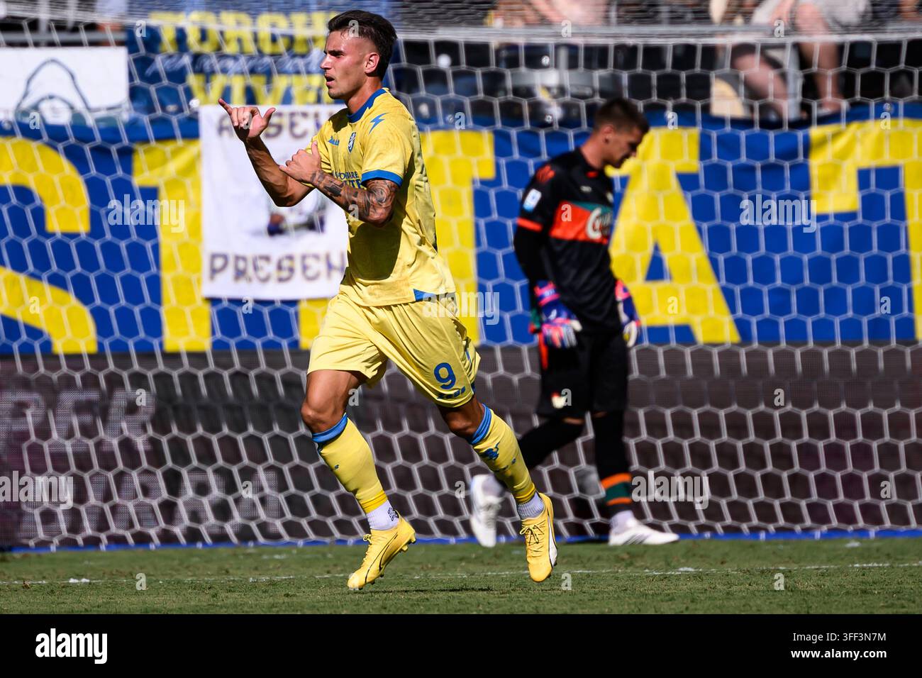 antonio-raimondo-of-frosinone-calcio-celebrates-after-scoring-the-goal