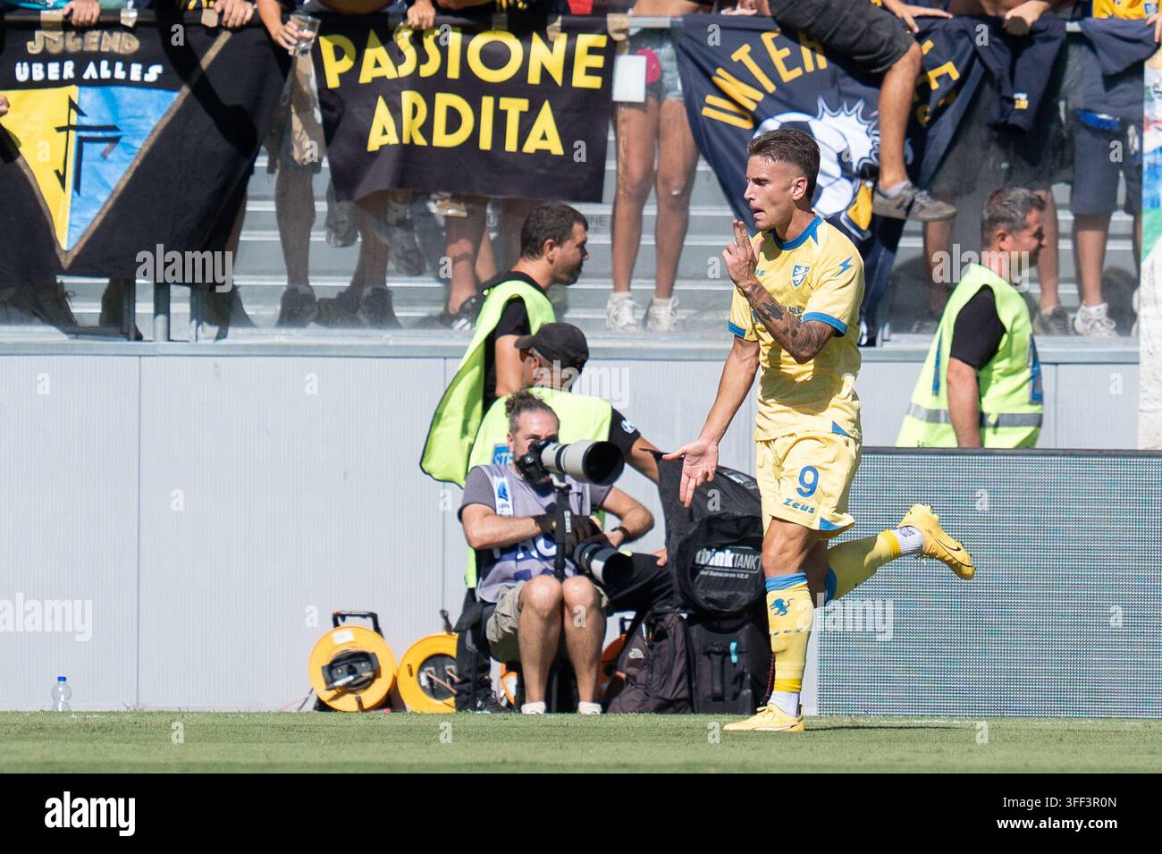 antonio-raimondo-of-frosinone-calcio-celebrates-after-scoring-first