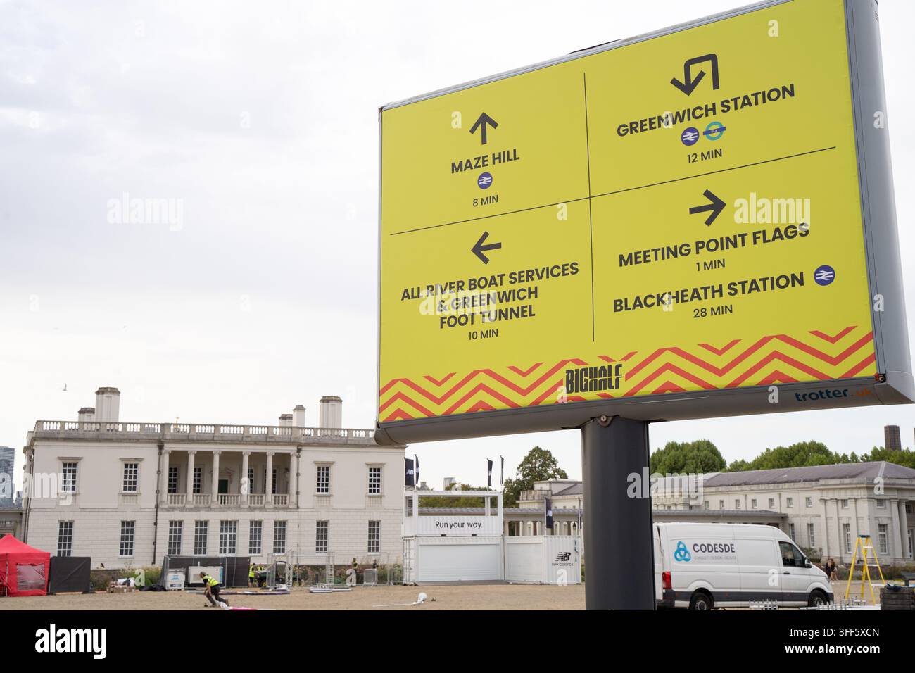 Wayfinding event sign hi-res stock photography and images - Alamy