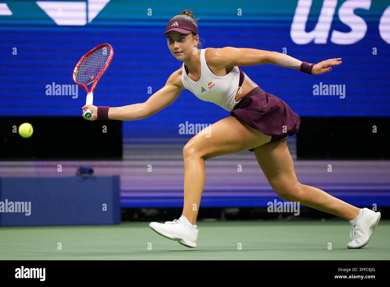 iva-jovic-of-the-united-states-returns-the-ball-to-coco-gauff-of-the