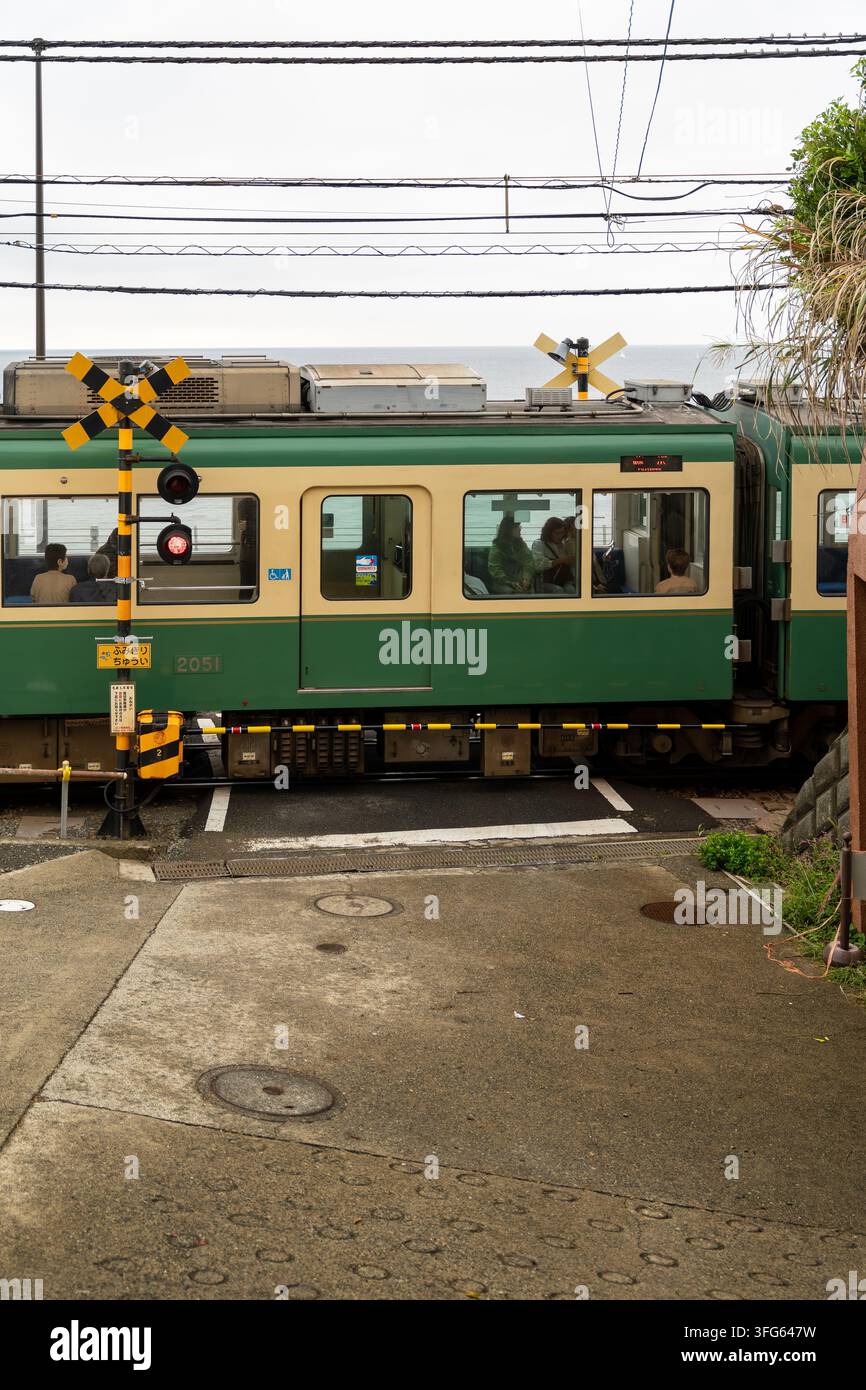 Railroad crossing sign hi-res stock photography and images - Page
