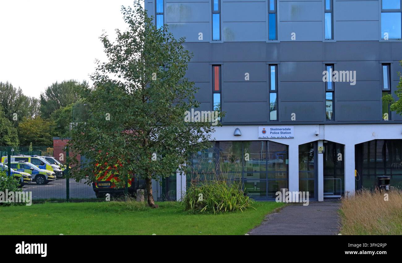 Skelmersdale Police Station on Southway, Lancashire, with Lancashire Constabulary signage at the public entrance. Stock Photo