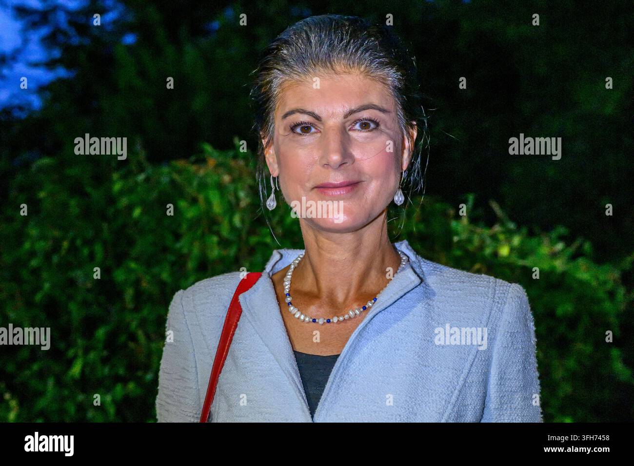 GER Berlin Strasse Park Sahra Wagenknecht BSW Parteigr nderin 15 ger-berlin-strasse-park-sahra-wagenknecht-bsw-parteigr-nderin-15