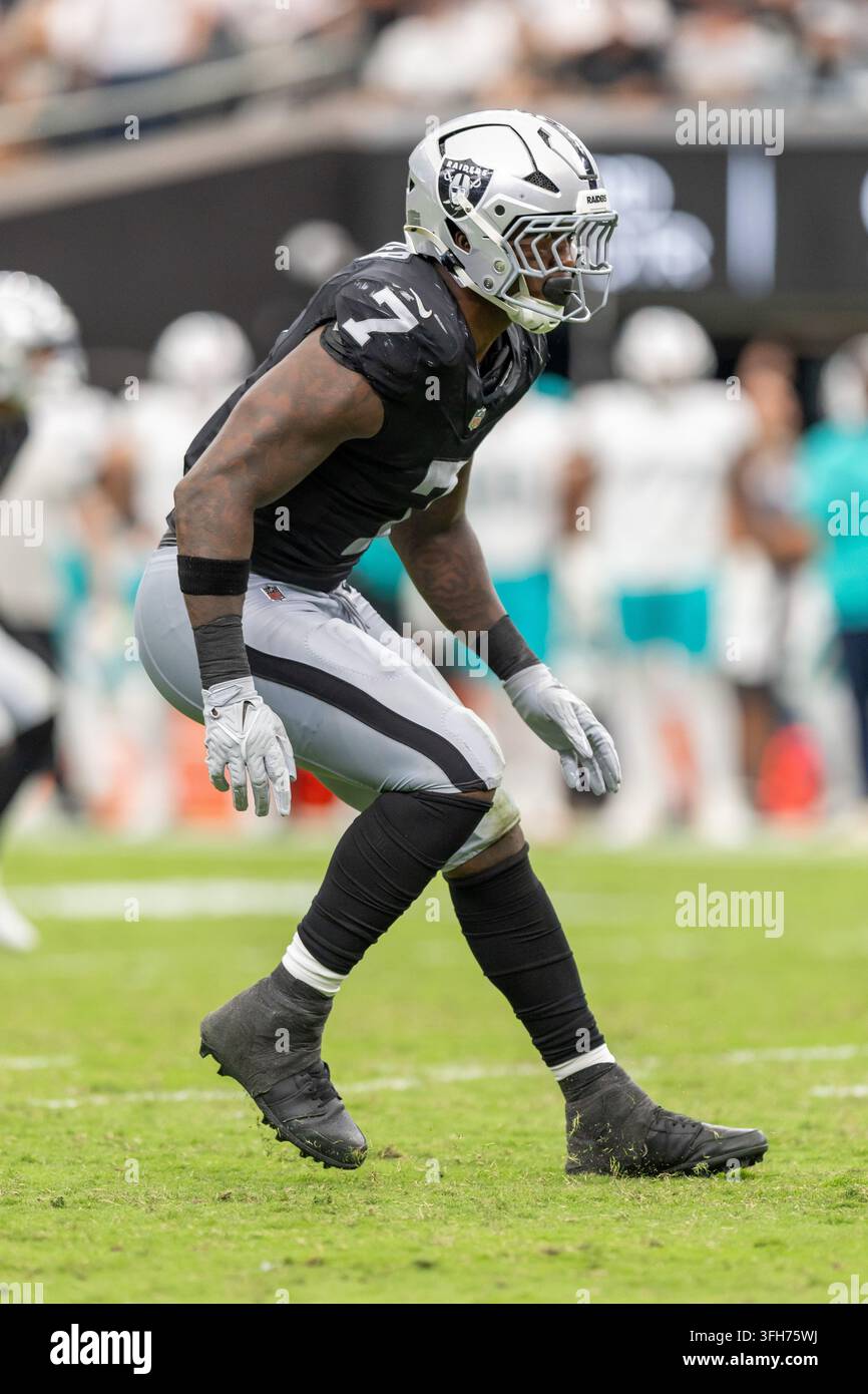 Quay Vector Las Vegas Raiders linebacker Quay Walker (7) against the Miami Dolphins ...