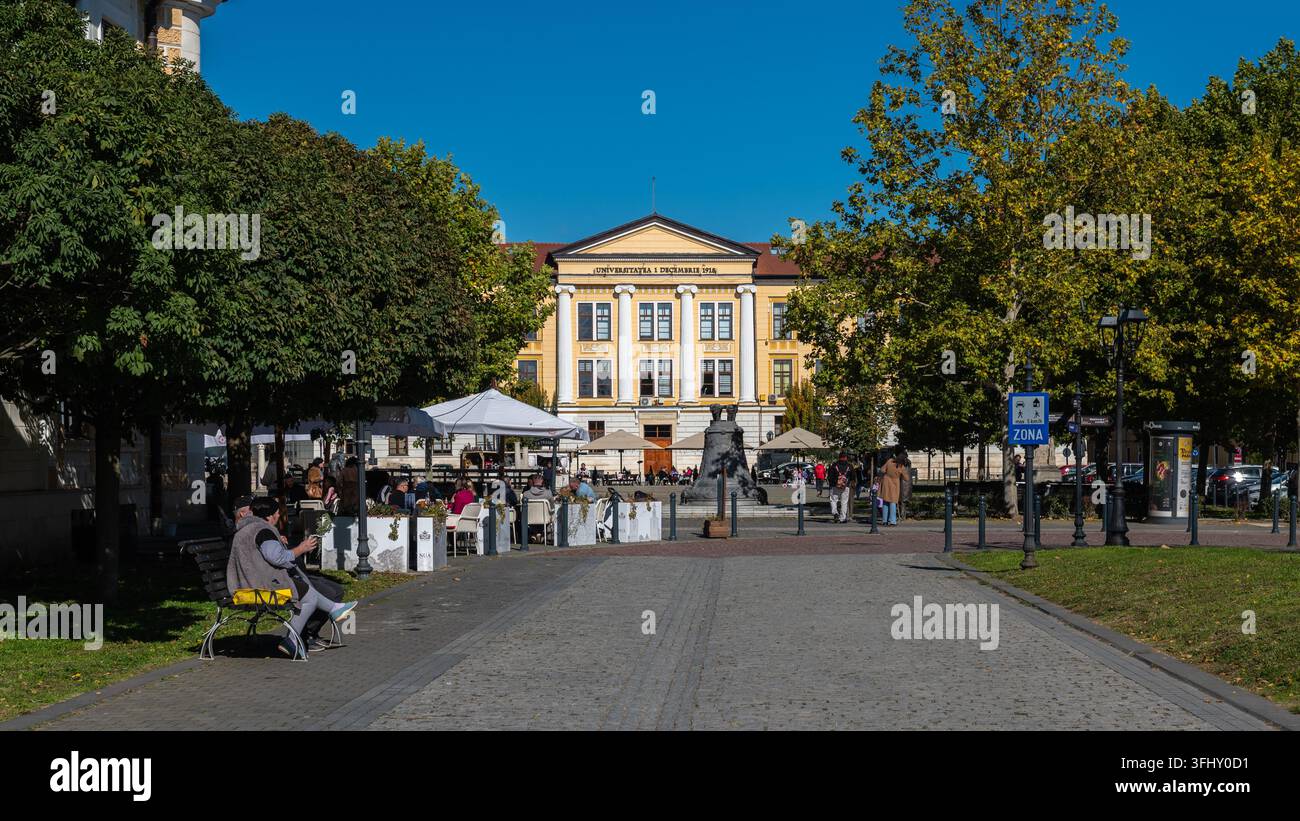 Neoclassical cafe building hi-res stock photography and images - Alamy