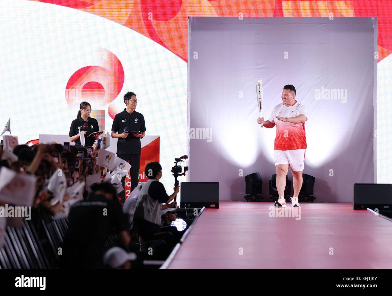 Hakuh Sh A Mongolian born Former Yokozuna Sumo Wrestler Hilds A 