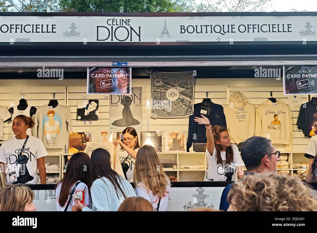 Illustration Concert Day For Celine Dion Ambiance Atthe Plenitude illustration-concert-day-for-celine-dion-ambiance-atthe-plenitude