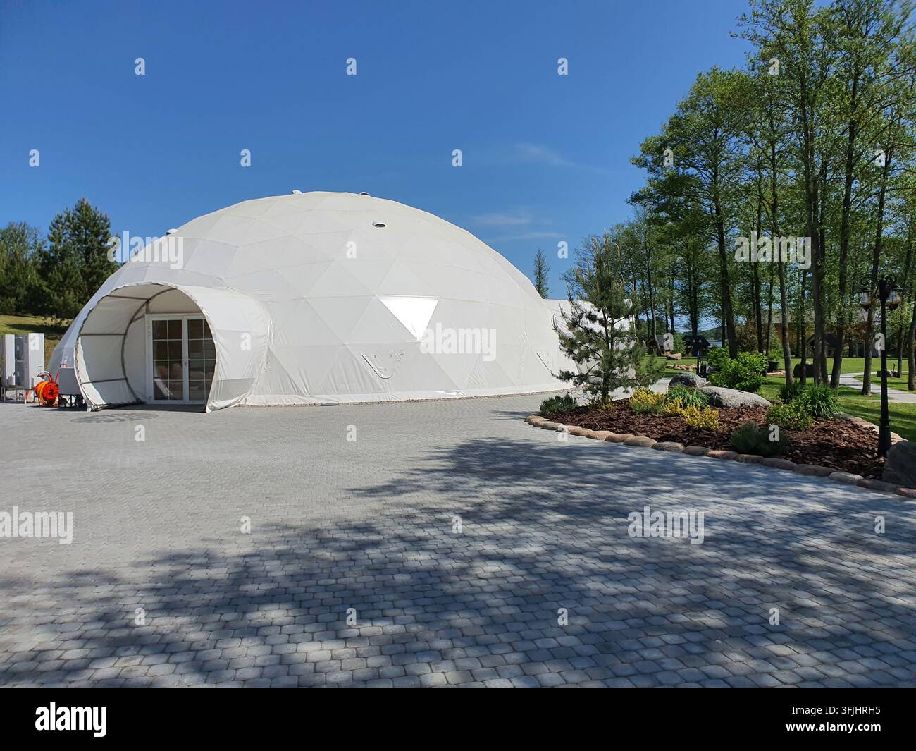 White temporary event tent hi-res stock photography and images - Alamy