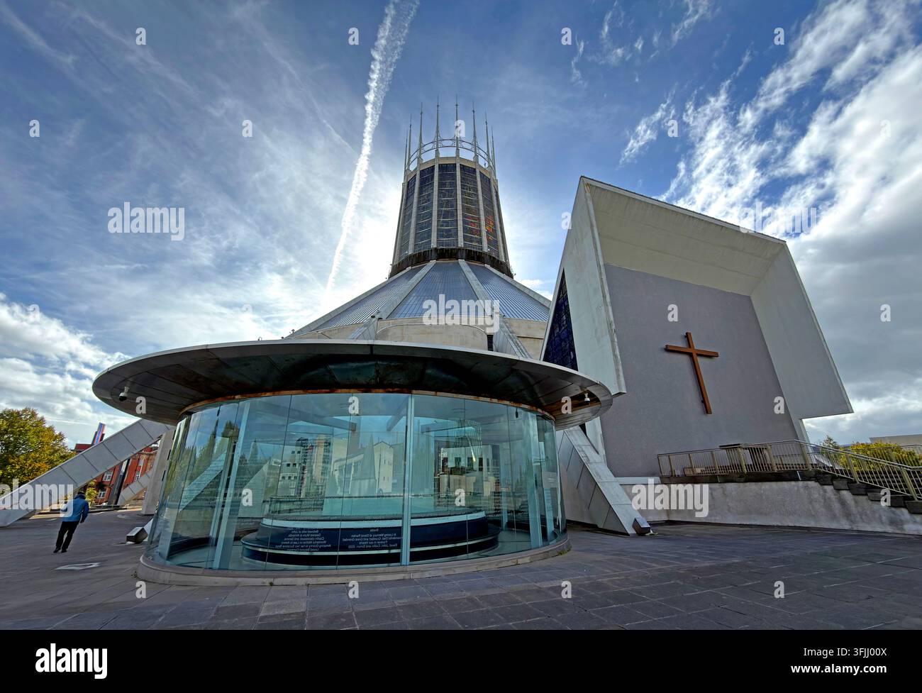 Liverpool Metropolitan Cathedral on Mount Pleasant, the modern Roman Catholic cathedral popularly nicknamed Paddy’s Wigwam or The Mersey Funnel. Stock Photo