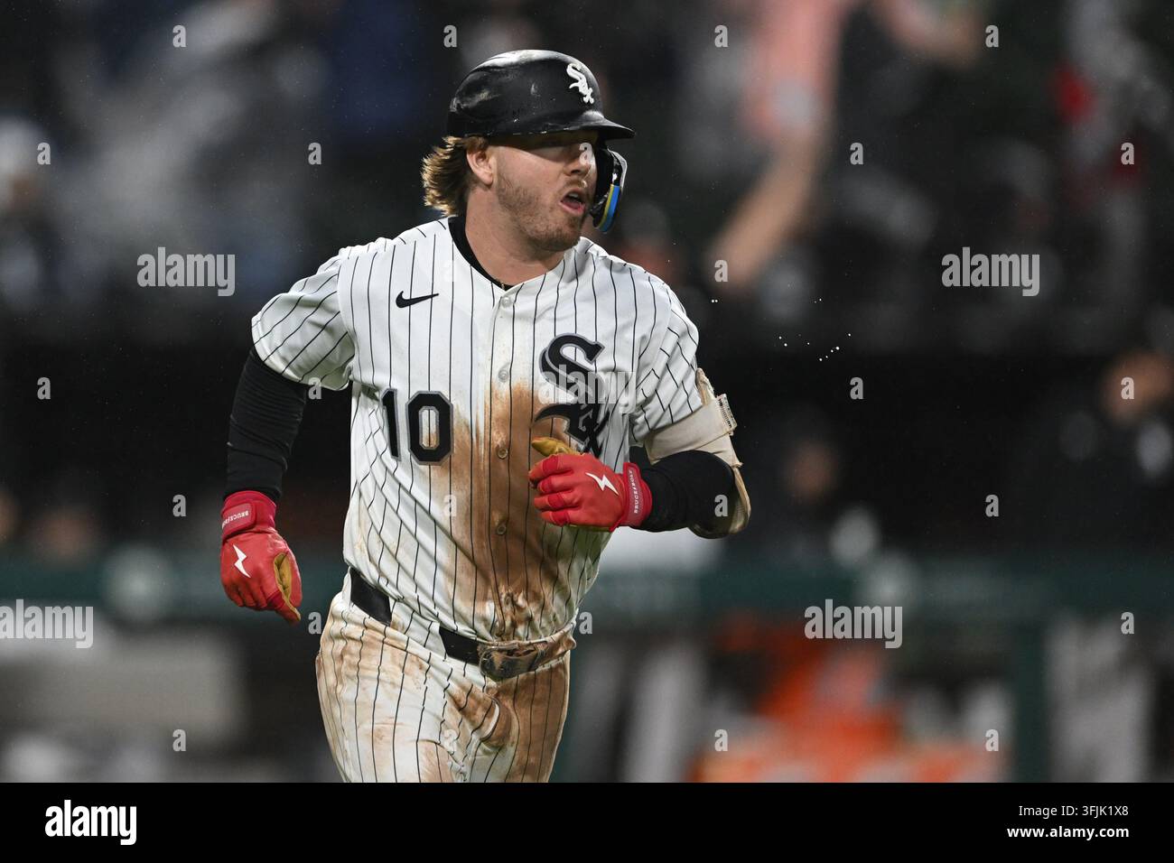 Chicago White Sox's Chase Meidroth watches his two-run home run during ...