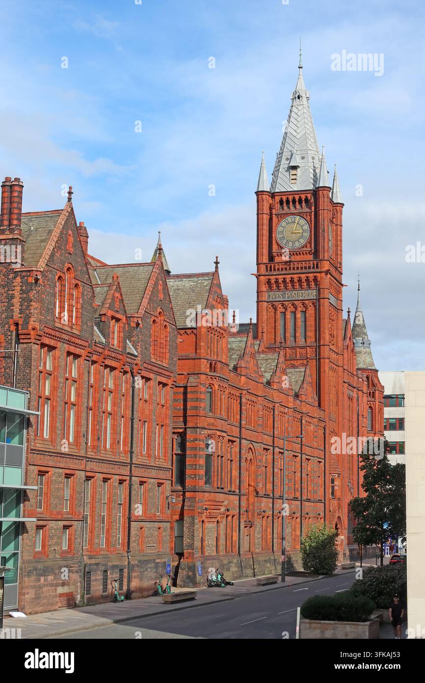 University of Liverpool’s red-brick Victoria Building and clock tower, the Alfred Waterhouse landmark associated with the term “red brick university”. Stock Photo