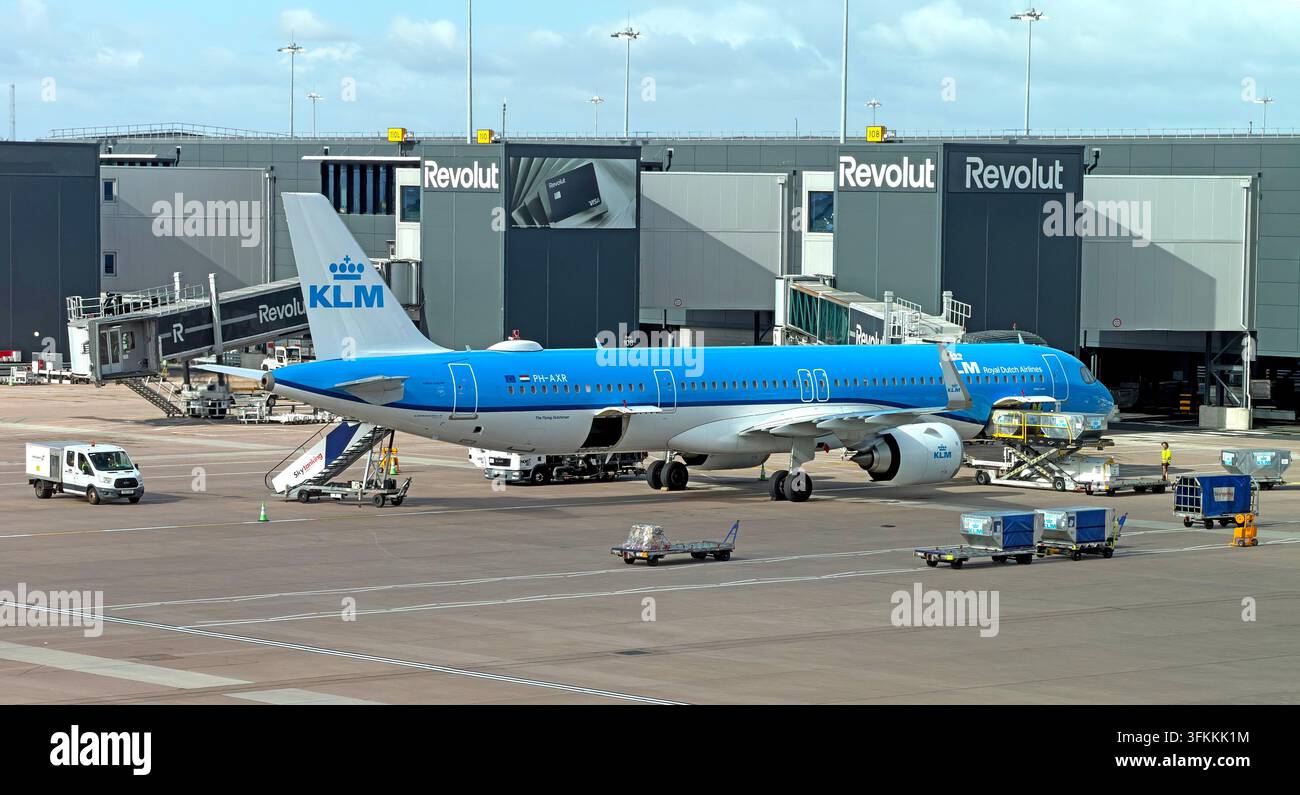 KLM Royal Dutch Airlines Airbus A321neo at Manchester Airport, representing European fleet renewal and lower-emission short-haul aviation Stock Photo