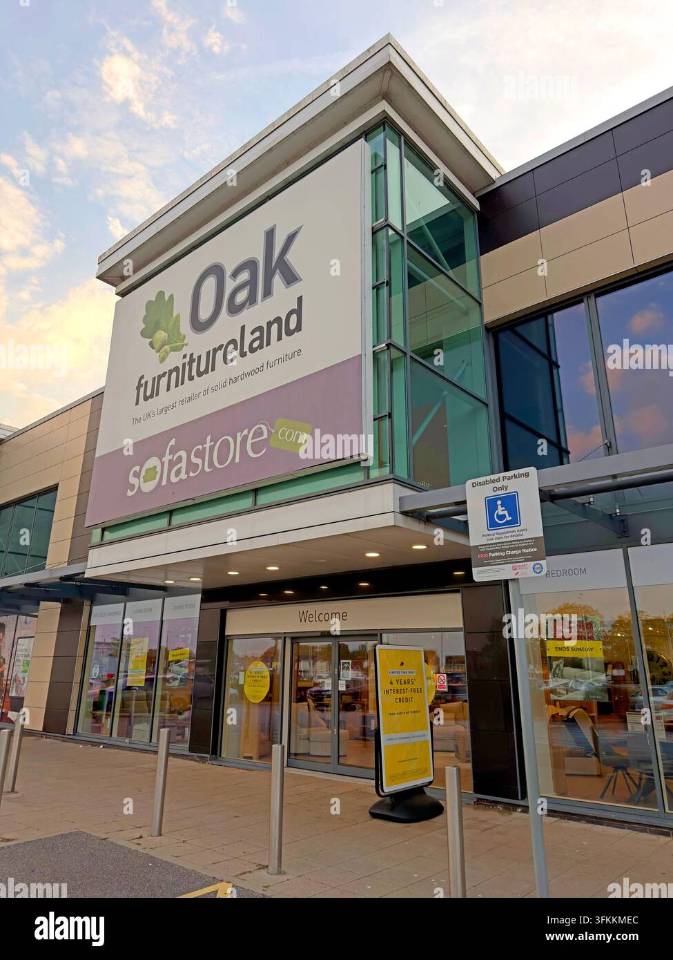 Oak Furnitureland showroom at Junction Nine Retail Park, Warrington, Cheshire. Stock Photo