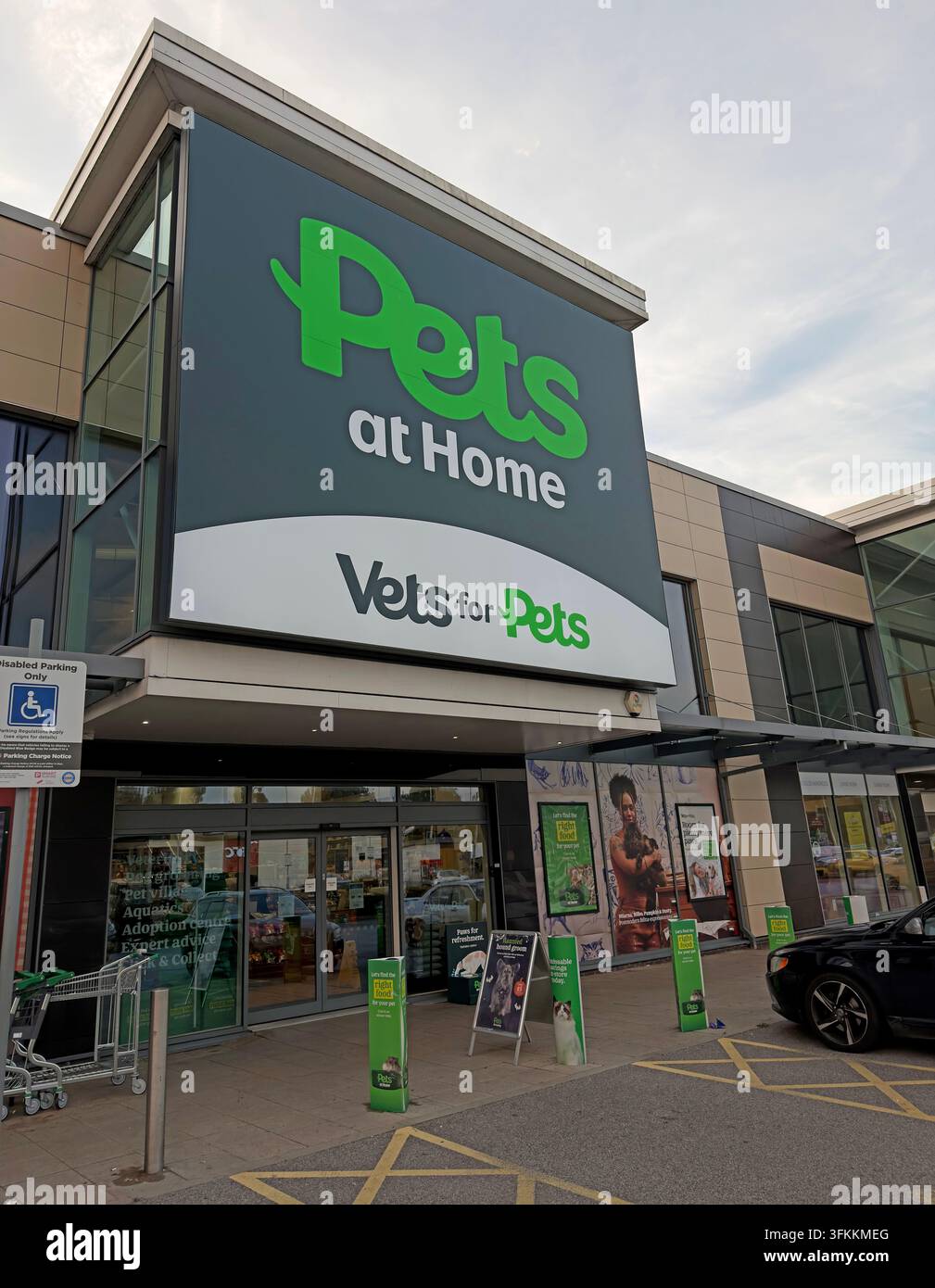 Pets at Home with in-store Vets4Pets at Junction Nine Retail Park, Warrington, as vet price transparency rules tighten, Sep 2026 in the UK Stock Photo