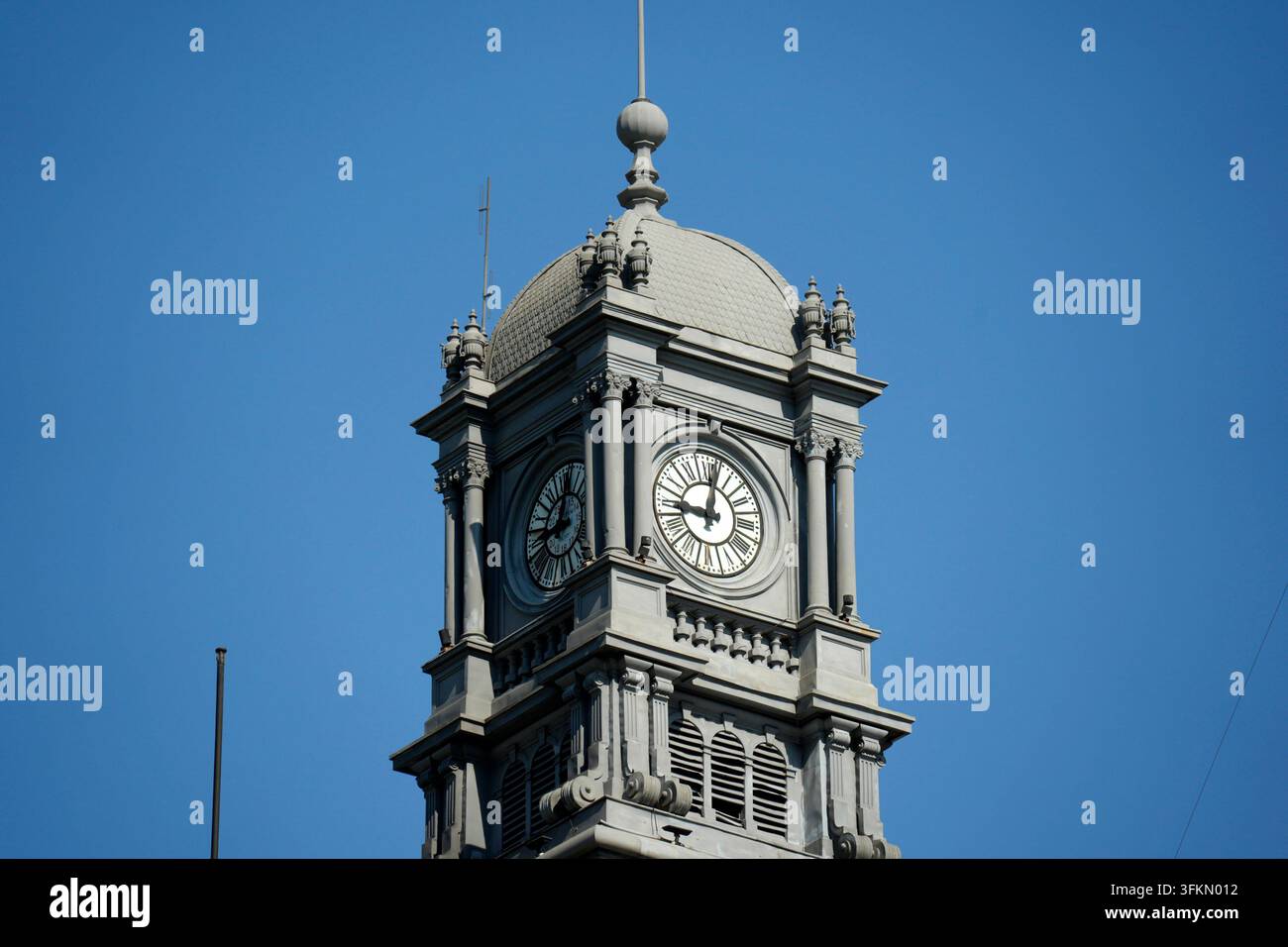 Two Facea Two visible faces hi-res stock photography and images - Alamy