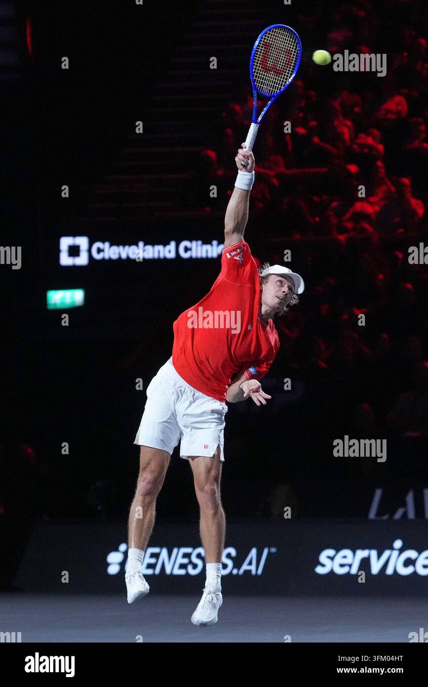 Alexander Zverev Loses to Alex De Minaur at Laver Cup Alexander Zverev Loses to Alex De Minaur at Laver Cup