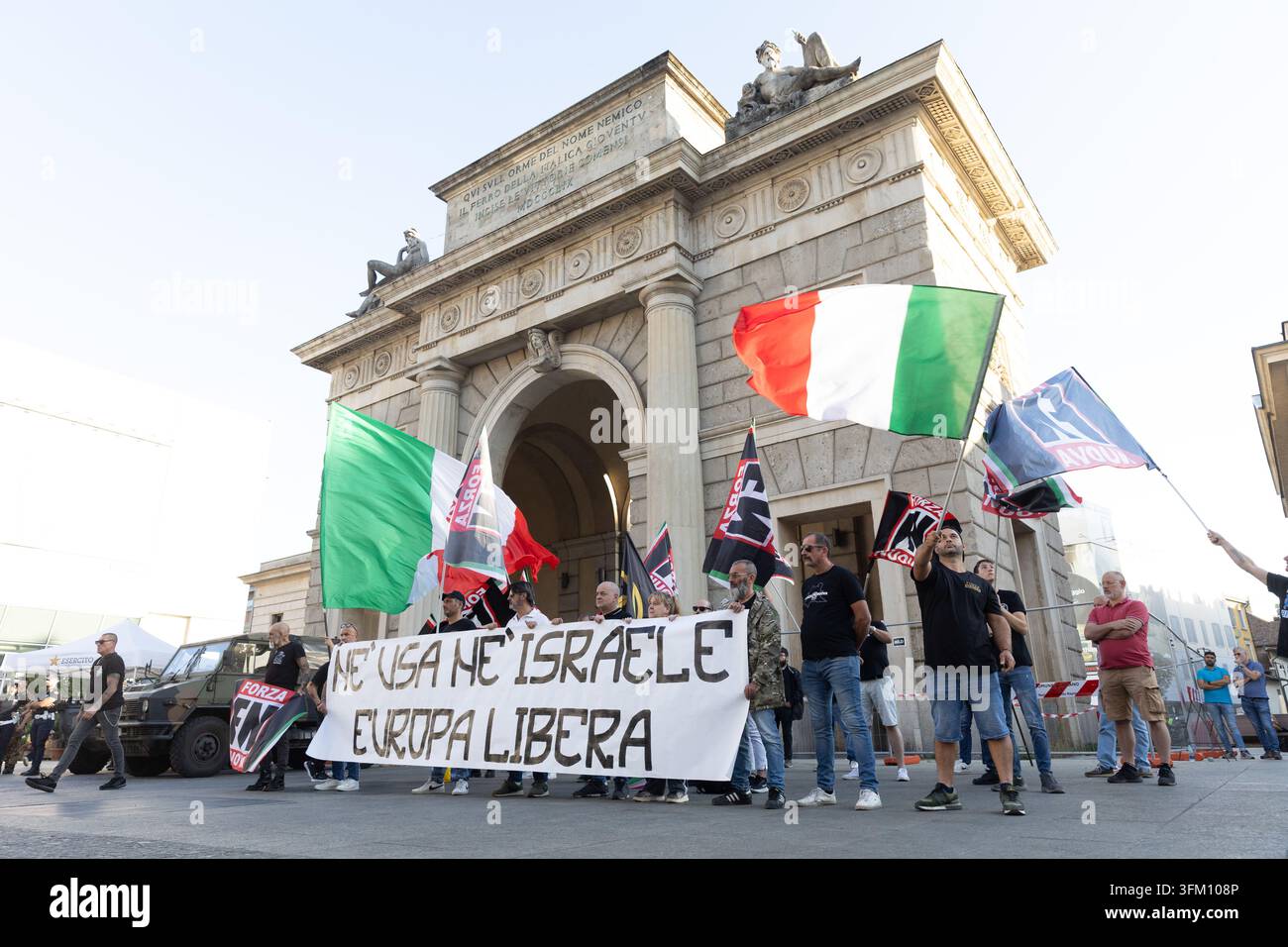 IPA89001978 - Milan, September 26, 2026, Piazza 25 Aprile: Forza Nuova ...
