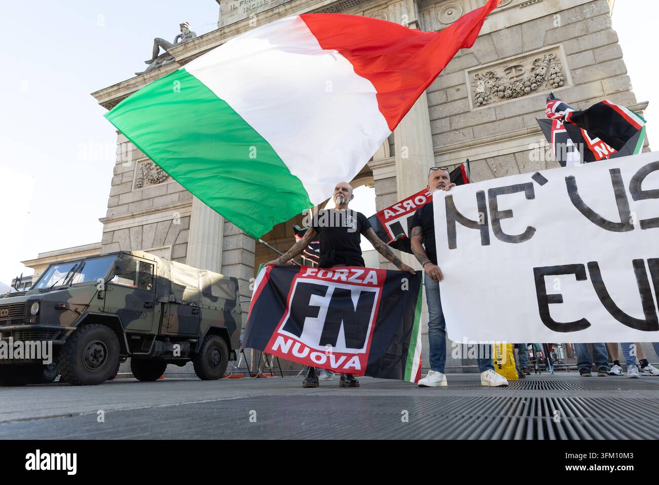 IPA89001996 - Milan, September 26, 2026, Piazza 25 Aprile: Forza Nuova ...