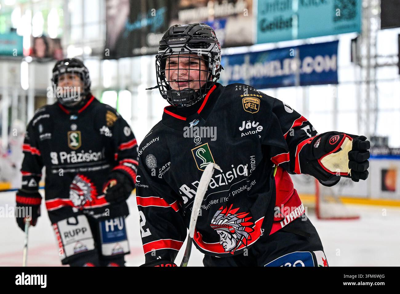 Marei Hauser (Memmingen, #52), goal celebration after goal for the 3:1 ...