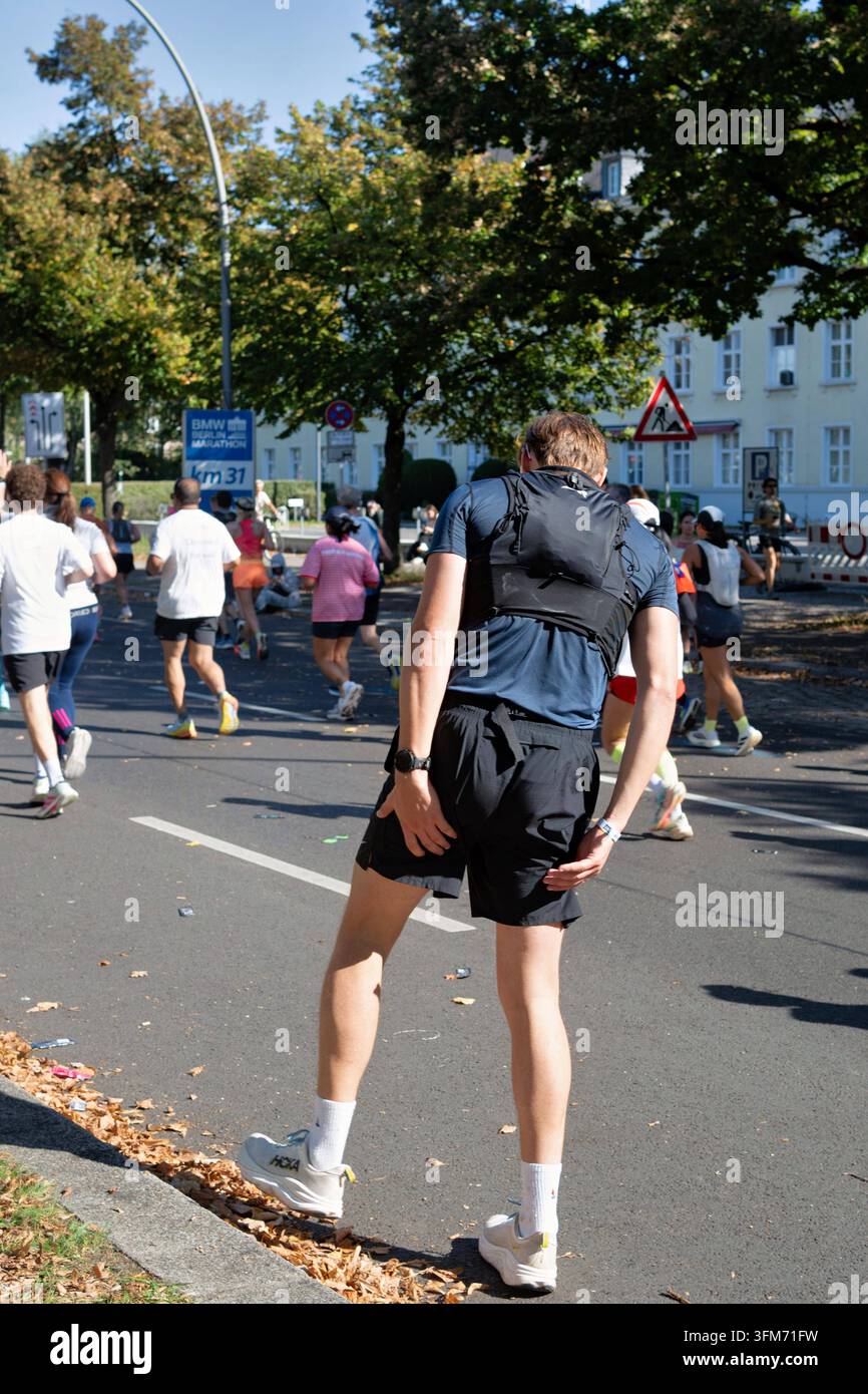 Berlin,27.09.2026, 52.BMW BERLIN-MARATHON,Impressionen vom Kilometer 31 ...