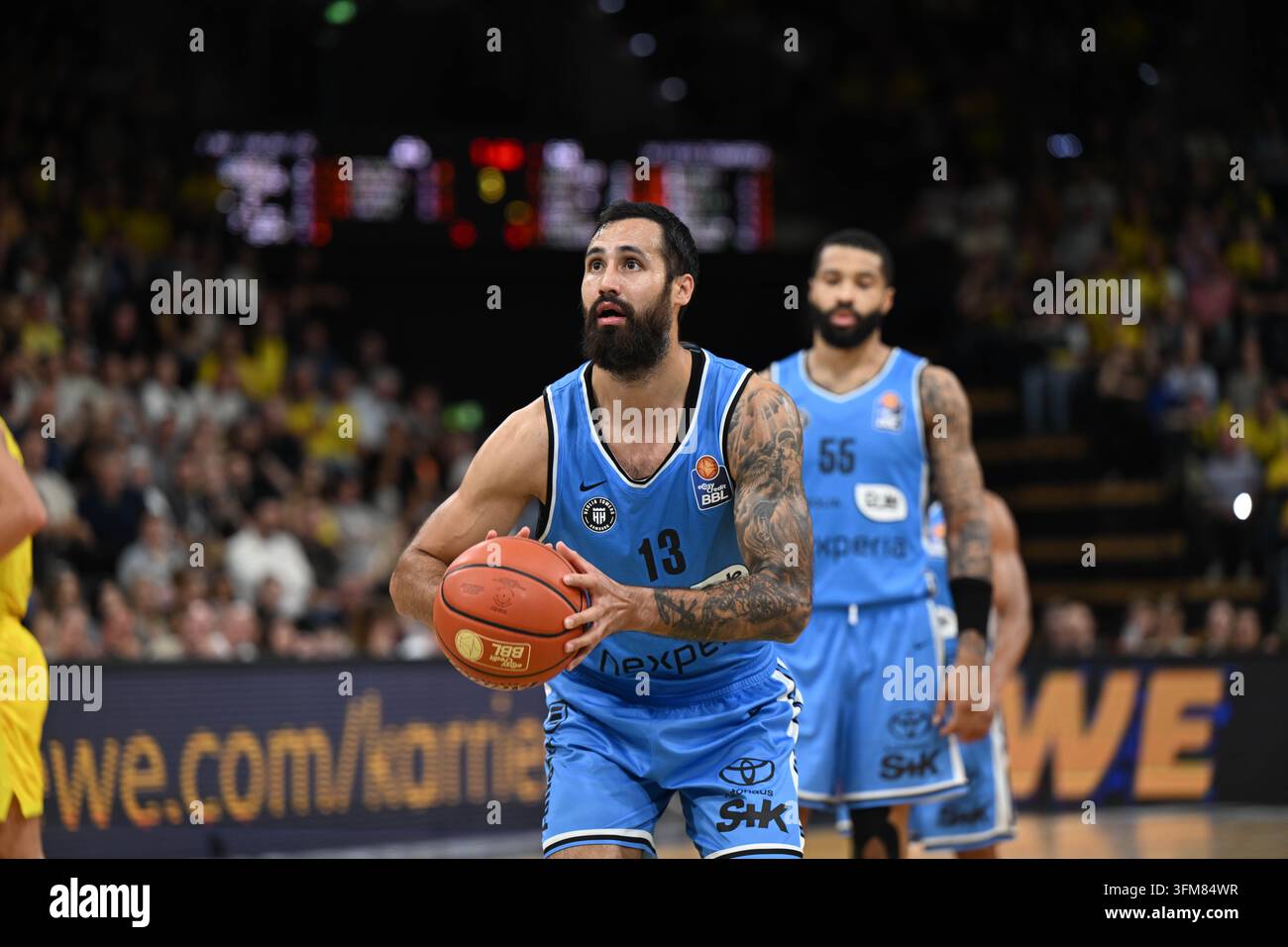 EWE Baskets Oldenburg erase 26-point deficit to beat Veolia Towers Hamburg EWE Baskets Oldenburg erase 26-point deficit to beat Veolia Towers Hamburg