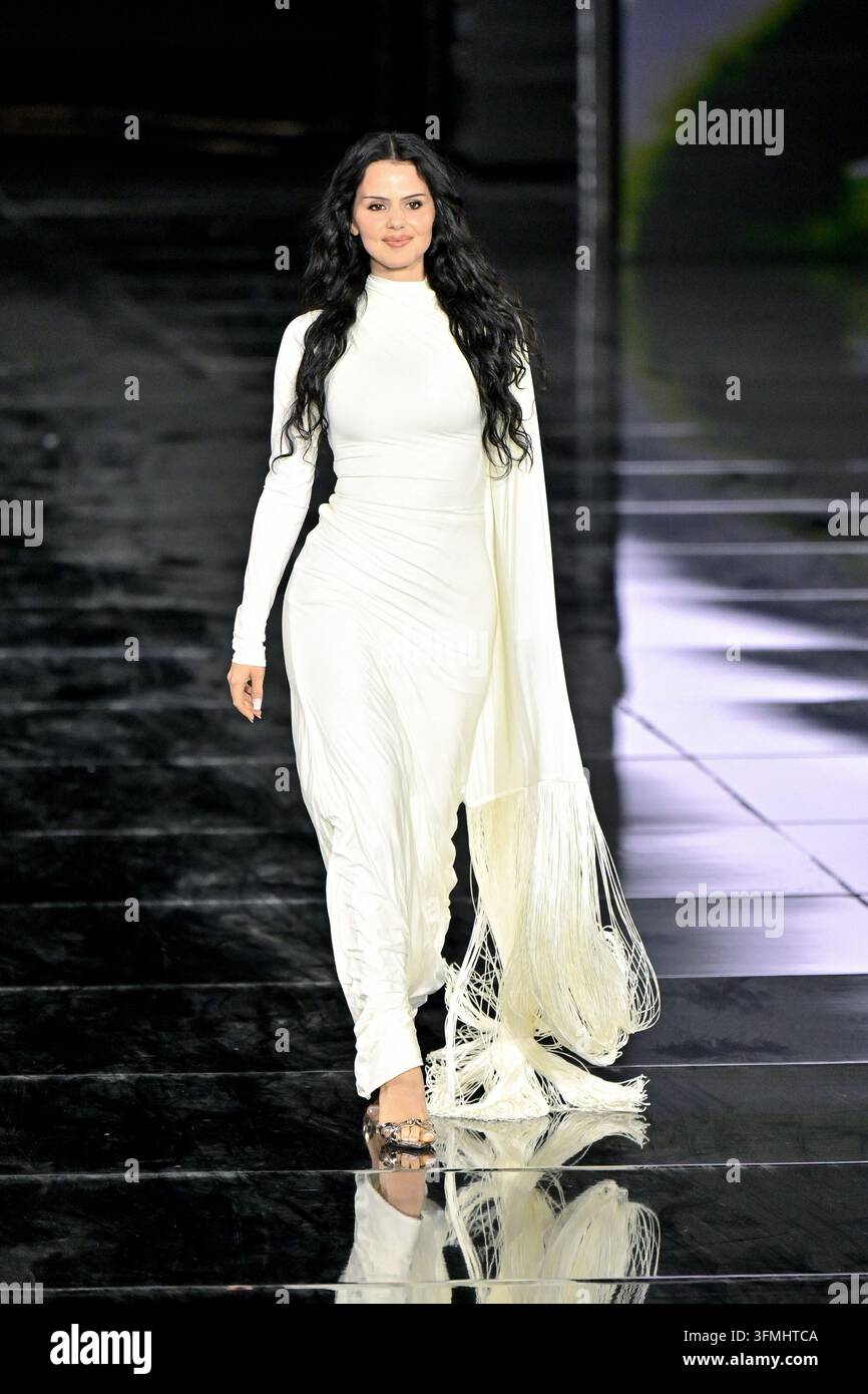 Ruby O. Fee walks the runway during the L Oreal Show during Paris ...