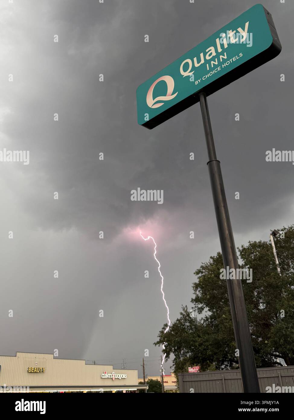 Bastrop, Texas, USA. 11th September, 2026. US Weather: Lightning strike ...